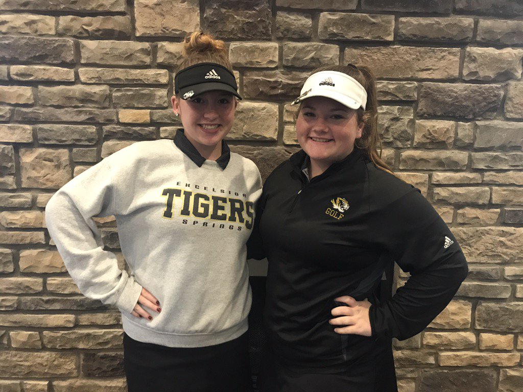 melissasclass's tweet photo. Tired and winded. Coming in from sectionals. Very proud of these two ladies. https://t.co/C7aejd4xr3