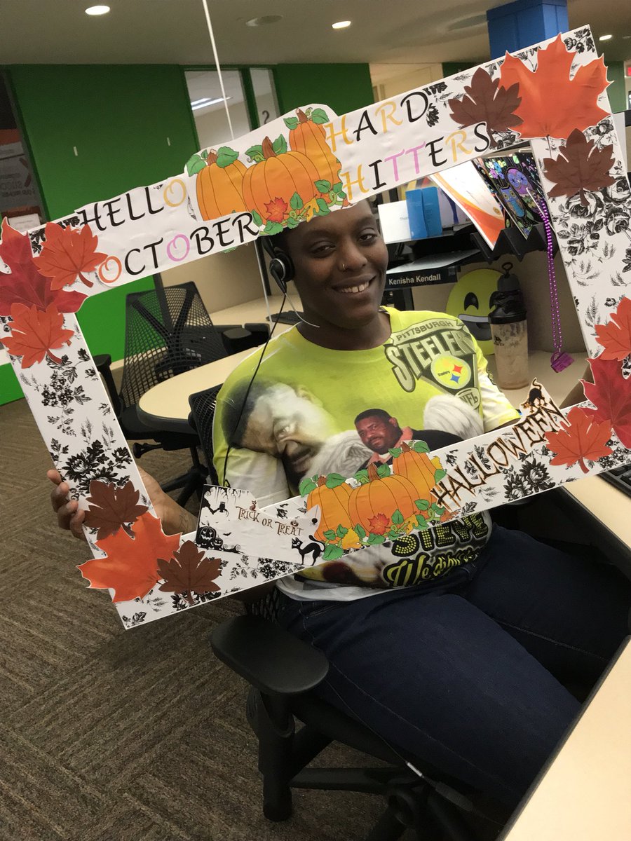 achampton123's tweet photo. The Hard Hitters are proud of their selfies! Customer Service Week #beproudcsw #attemployee https://t.co/RIA9jWNAGx
