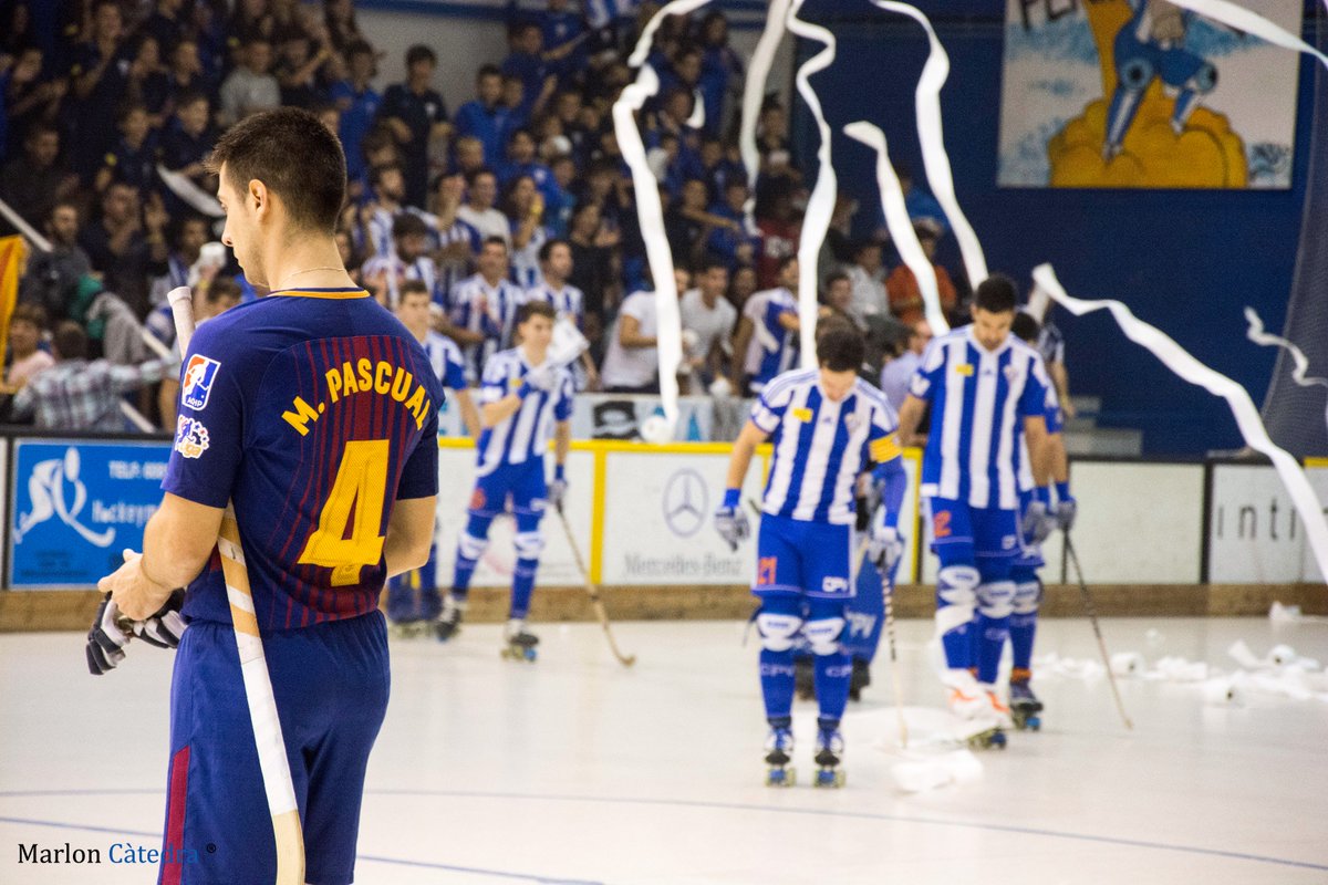 mcatedra95's tweet image. Així lluïa la Catedral de l'hoquei patins el passat dissabte per la disputa de la  #SupercopaOK, ni un seient lliure!