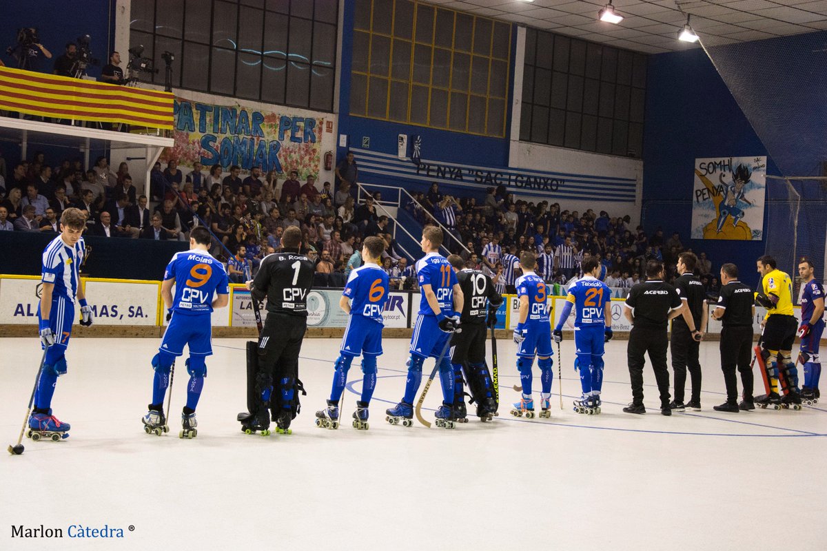 mcatedra95's tweet image. Així lluïa la Catedral de l'hoquei patins el passat dissabte per la disputa de la  #SupercopaOK, ni un seient lliure!