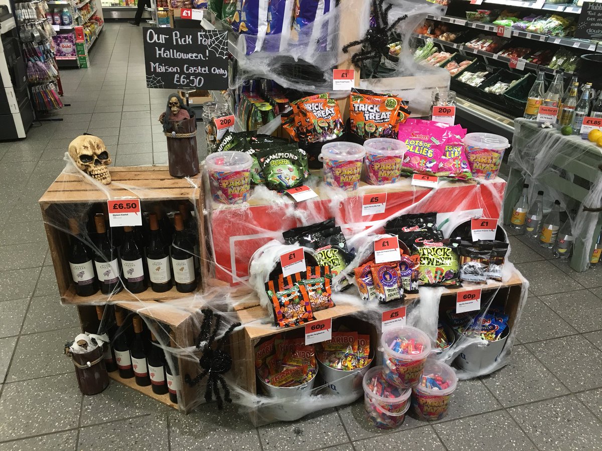 dustyjustin's tweet photo. Spar Hambleton getting ready for Halloween 🎃 @SPARDSAP https://t.co/thScGd52wl