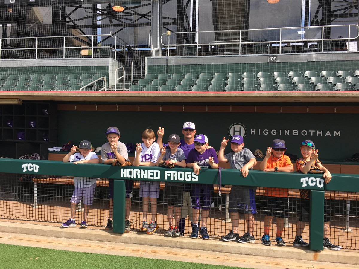 Ryan_Miller20's tweet image. My favorite memory, our baseball team got to tour the locker room and meet the players before a game @TCU_Athletics #ToadToThePast