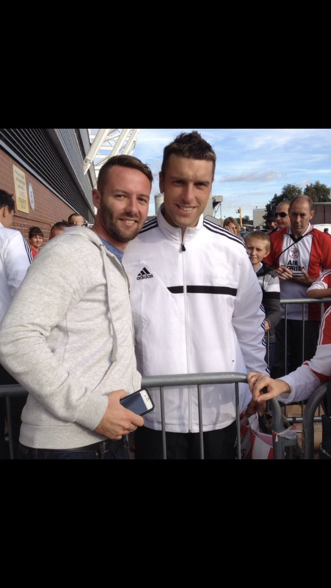 kelvinlegod's tweet photo. Gutted he didn’t retire a saint 😇 but he will always be remembered a legend. #Lambert7 @SouthamptonFC https://t.co/BPOAW4Ask8