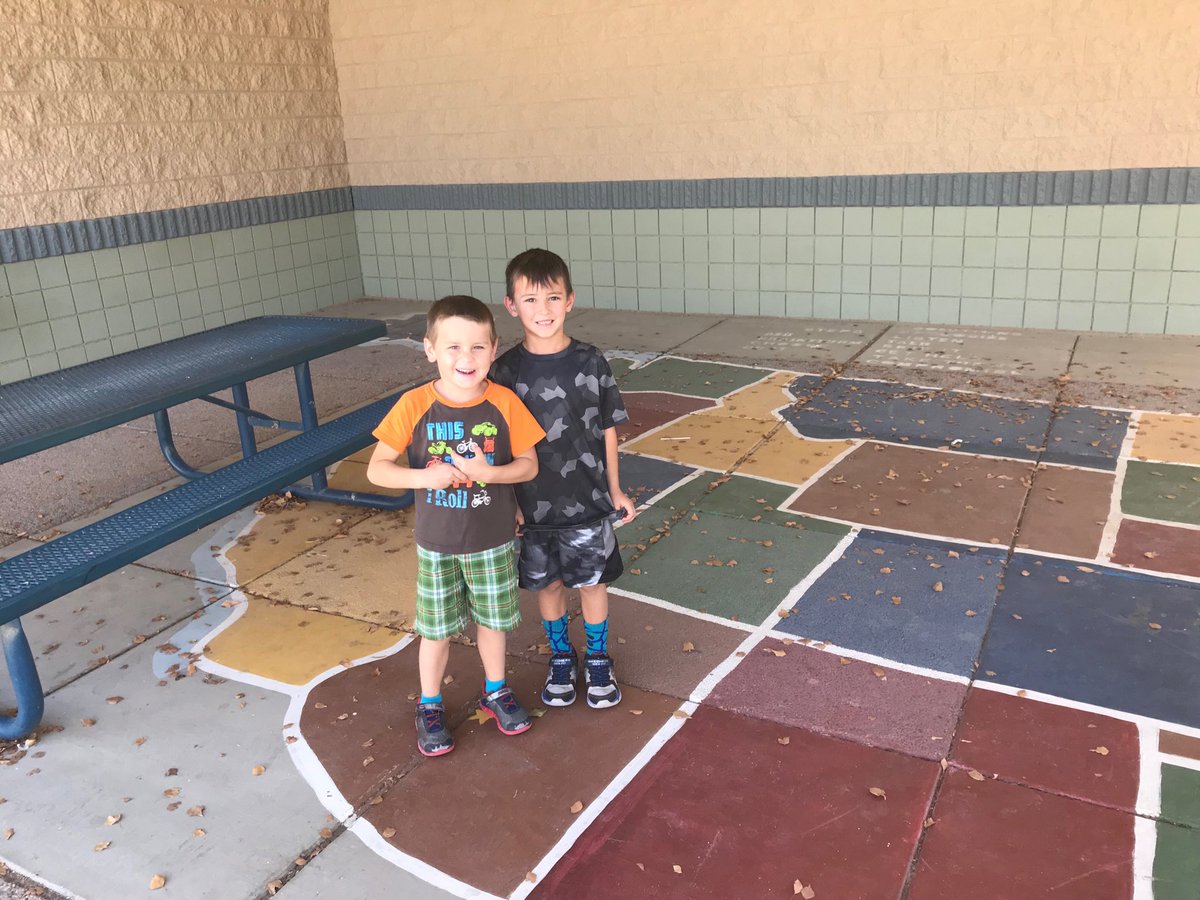 DrFinchDVUSD's tweet image. Two buddies standing on Arizona at Esperanza @DVUSD. #maplearning