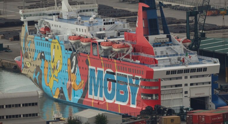 🔴🔴 URGENT!! Els 2 vaixells que allotgen policies amplien fins a l’11 d’octubre l’estada al @portdebarcelona. El permís vencia el dia 5 #1Oct