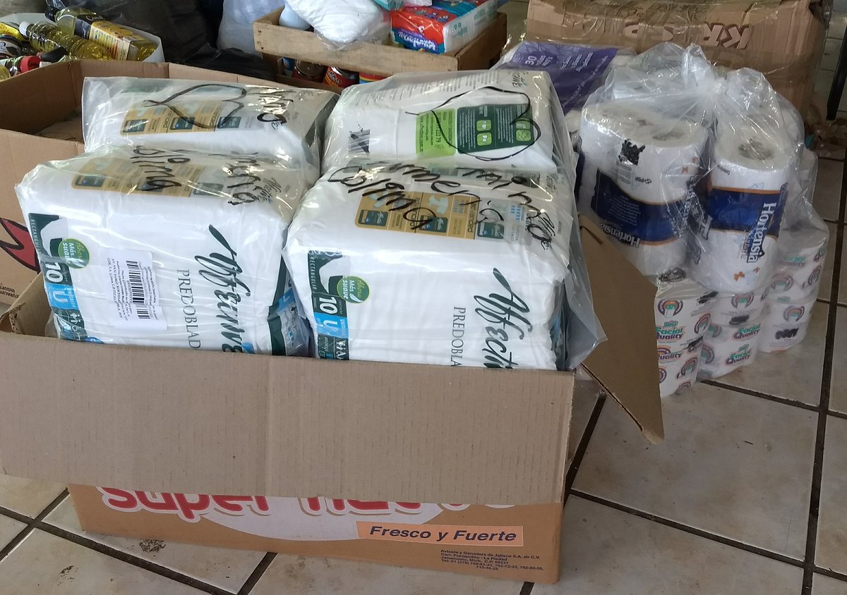 difestatalcoli1's tweet photo. @difestatalcoli1 Agradece al municipio de Armería la Donación de víveres #ColimaApoya para afectados por #sismo #FuerzaMéxico @DIF_NMX https://t.co/tBPpR8iubh