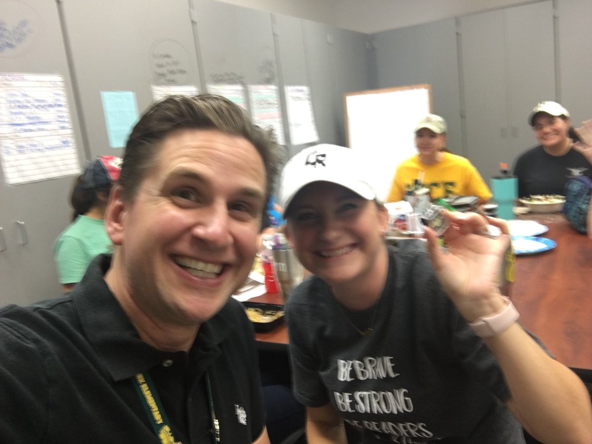 ronniemosher's tweet photo. Congratulations @TeacherEmbley! She just earned her #twitterpin! π²ππ€ #wcerangers https://t.co/qLsS09ocXl