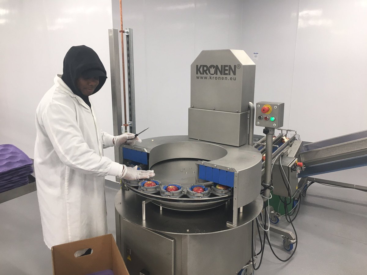 FoodlinkNY's tweet photo. A 30-second snapshot of what happens inside of Foodlink's Value-Added Processing Center: https://t.co/Pk2cfHHlZC #VAPPLES https://t.co/XYWEaqyoe6