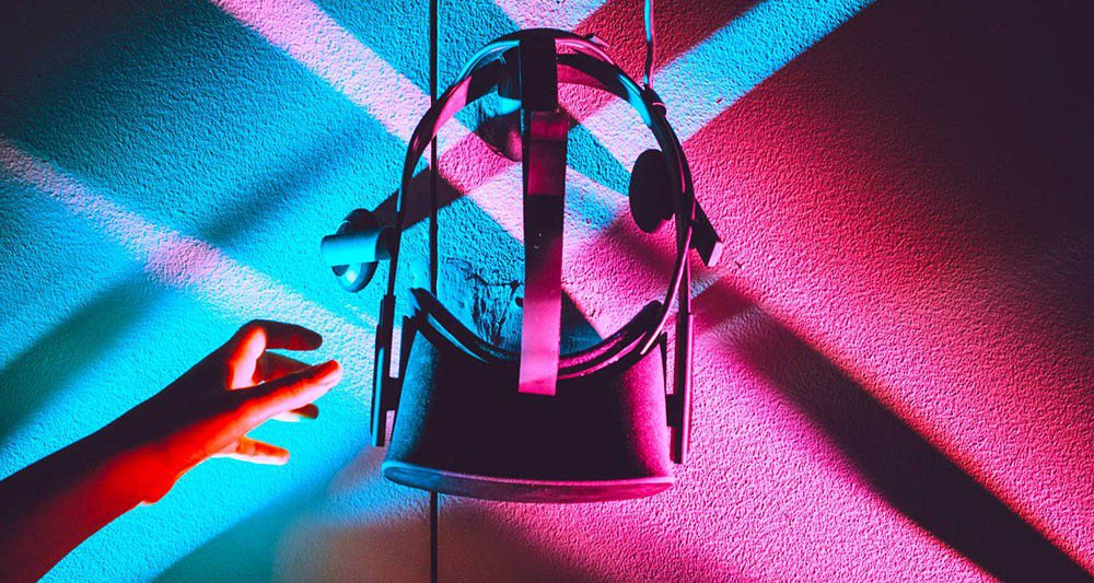 ExitReality_VR's tweet photo. Interesting article from #LosEchos on the future of #VR arcades. --> "Business to $25 billion within four years" https://t.co/3Zy8lxLrKZ https://t.co/eJgXEcuUvl