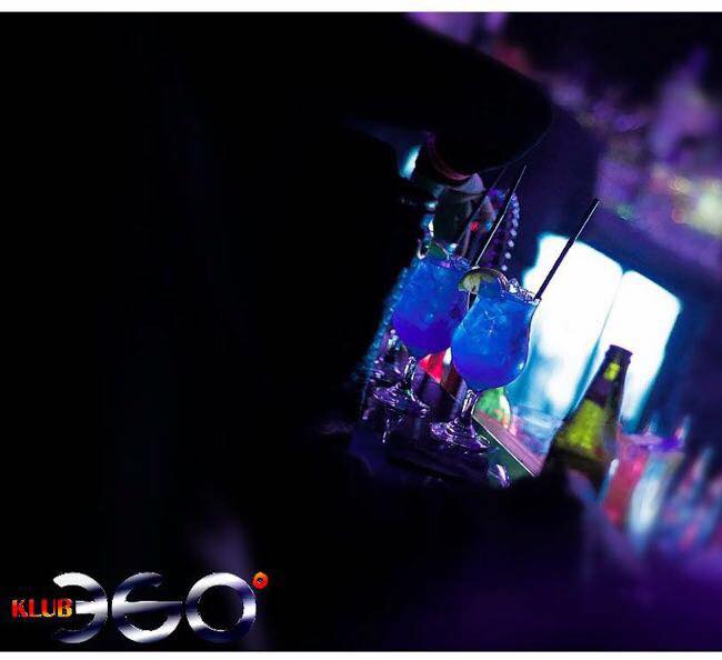 ECrystalHotel's tweet photo. If clubbing is one of your favourite things to do, Klub360 has a great range of the best cocktails for you!
#WithYouInMind #EliteBahrain https://t.co/ECgegPTxXd