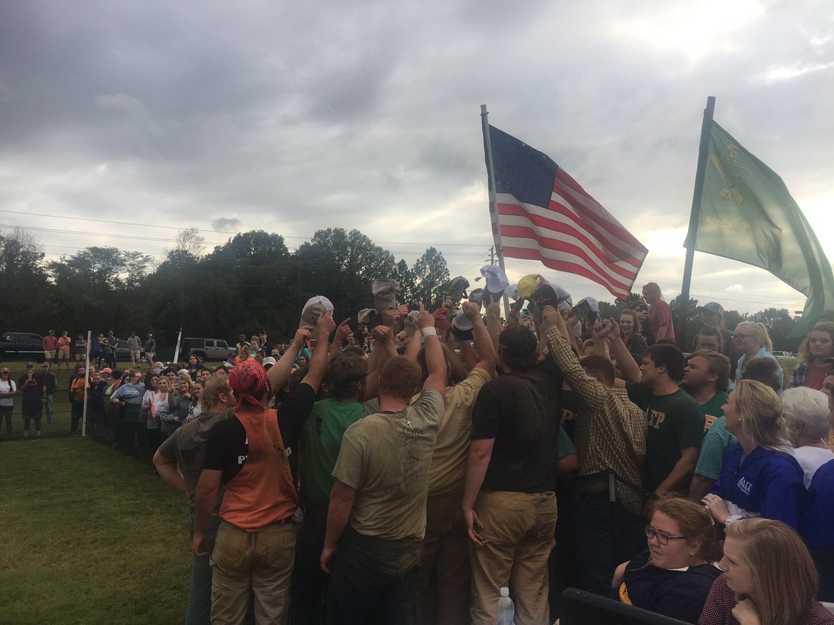 utmartin's tweet photo. Congrats, AGR! #ropepull #utmartin https://t.co/aBdl68bvOQ