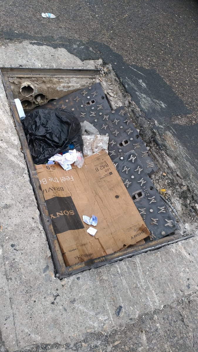 kennyjavierc's tweet photo. Que impotencia no poder DEMANDAR a la ciudad como en otros países @jaimenebotsaadi @CTEcuador @ATMGuayaquil #PlazaDañin https://t.co/lfPqUc6W3q