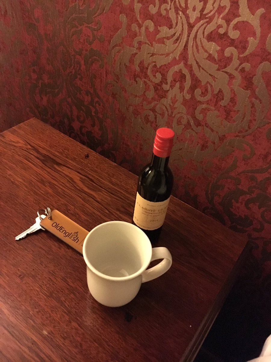 solamiga's tweet photo. I believe I'm going to indulge in a glass of wine. #ThanksM&S #LongDrive #BePrepared https://t.co/fDPs6Q9XLf