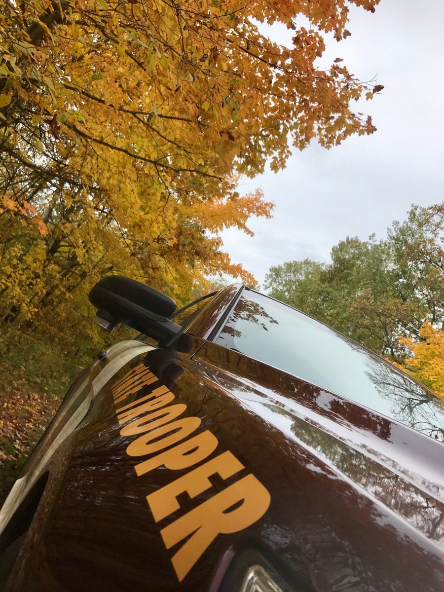 MSPPIO_NW's tweet photo. The leaves are starting to turn. If you're out traveling &amp; enjoying the scenery please #DriveSafe https://t.co/KMvyhcMuH3