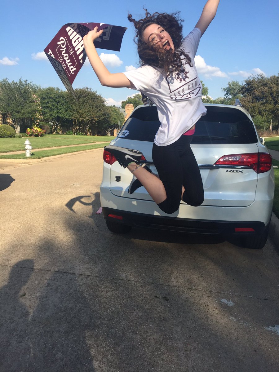 megdorsett's tweet image. OFFICIALLY THE BEST DAY EVER #aggiebound #tamu22