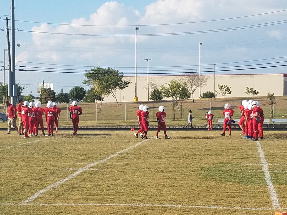 bandmom17's tweet photo. Undefeated 7th Grade B Team! Go Texans!! #samhoustontexans!!!!!! https://t.co/1z7gEJ86lH