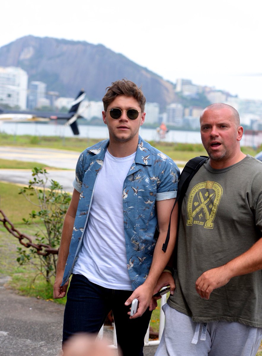 dailynialIpics's tweet photo. NAME A MORE ICONIC DUO https://t.co/joFUVdCWOK