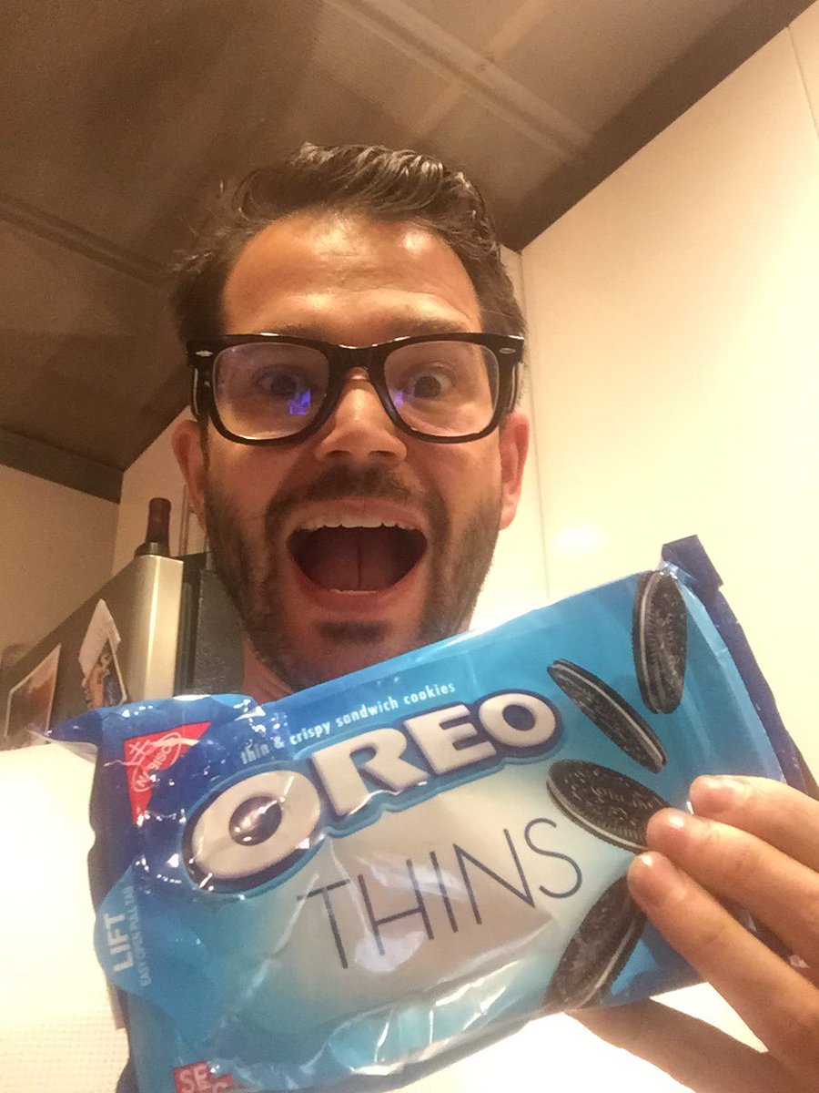 dannynewman's tweet photo. My wife knows how to cheer me up. Thanks @christylee https://t.co/hybiPf5lLr