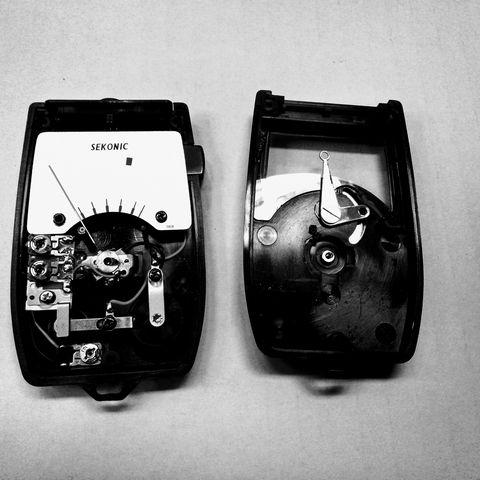 ybc918's tweet photo. 露出計の感度がズレてたので調整してみました。
露出計の付いてないカメラや露出計の壊れてるカメラを使う時に参考にします。
#露出計 #セコニック #SEKONIC #L188 #L158 #PEN #ペンS #フィルム #フィルム写真 #銀塩 #露出 https://t.co/6CJ3FOhh7C
