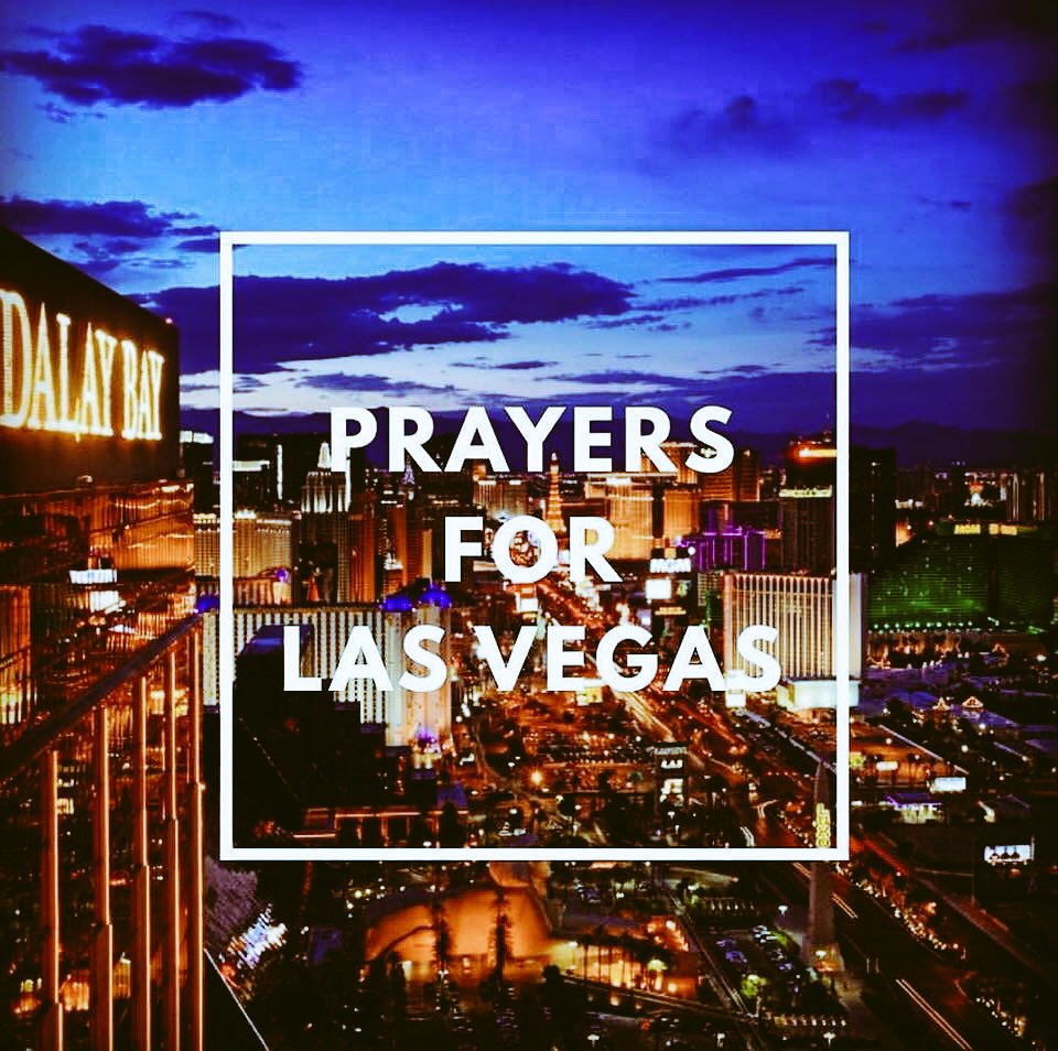 AshleyLanzoni's tweet photo. My thoughts and prayers go out to the victims and families in Las Vegas. #prayforVegas https://t.co/Vz098Y0ntM