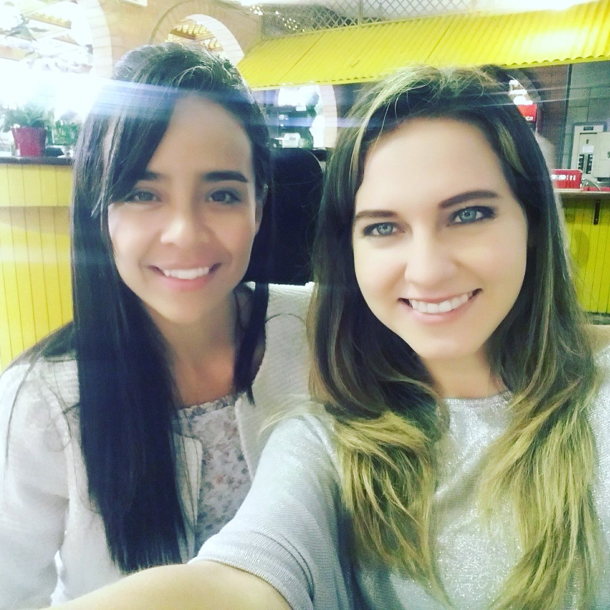 Karenherrerads's tweet photo. Con una gran amiga #Vanetta #Celebrando #AlmuerzoNT https://t.co/As9hUpNQ1U