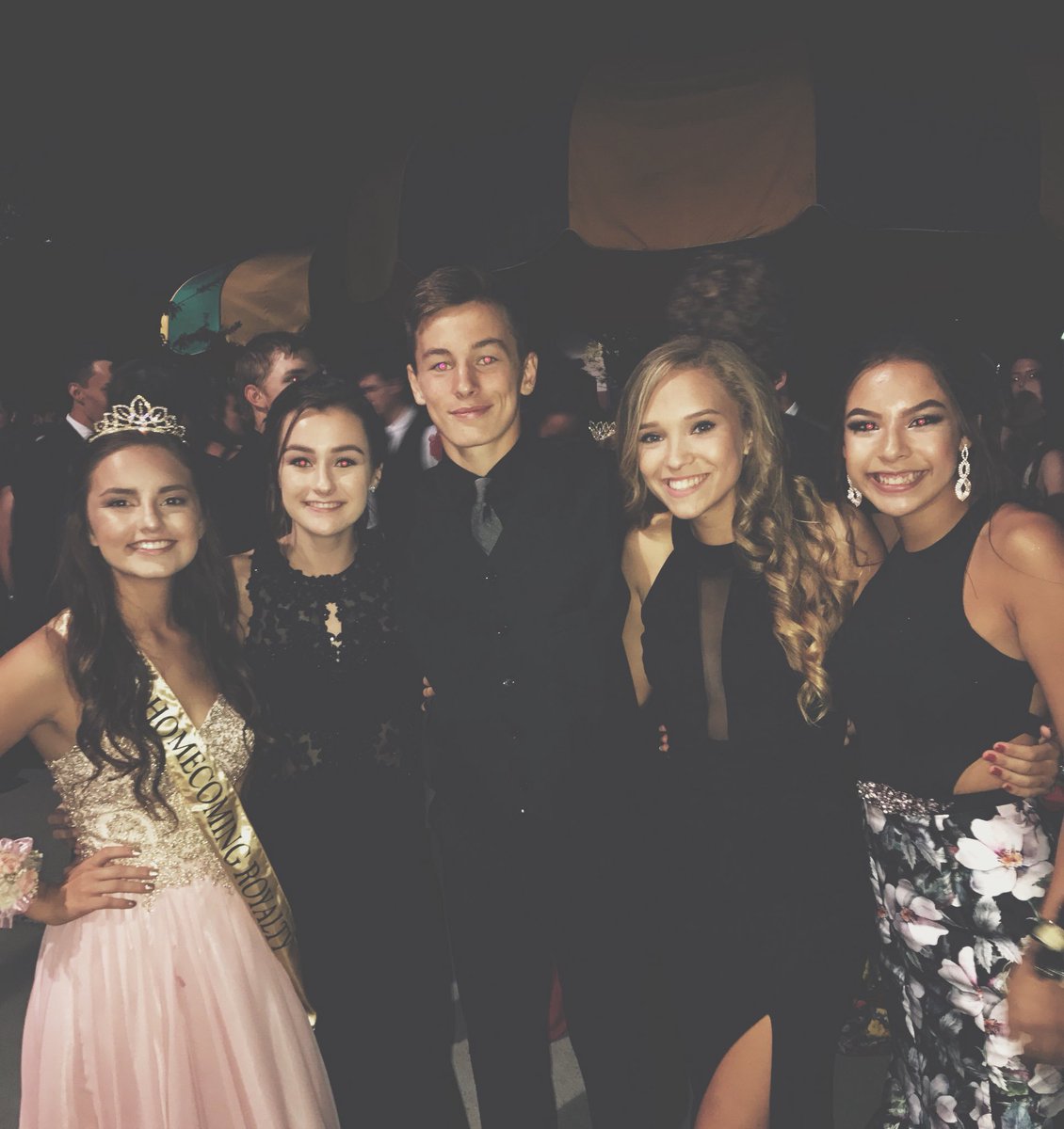 jadavanwinkle's tweet photo. my gorgeous friends!๐ #andpeter https://t.co/EuuRlLTbyO