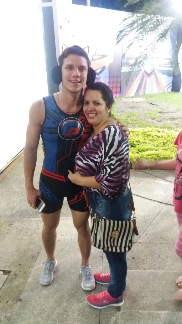 lissy_150493's tweet photo. #QuieroQueSeQuedeArturo
#QuieroQueSeQuedeJimar
@Carlos_Leon_E @Jimark1  @BLNCompetencia https://t.co/oS2a6Hr2jW