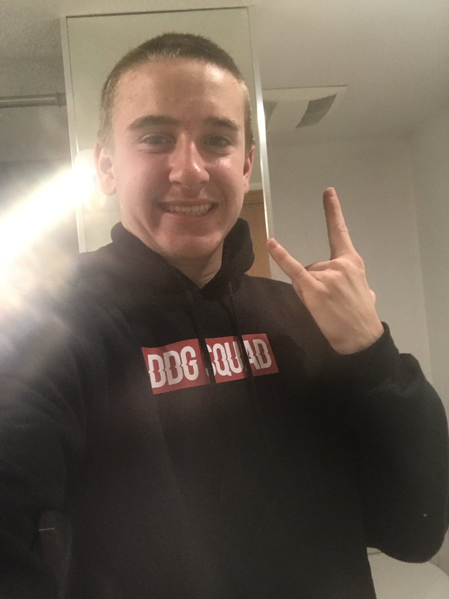 DiamondNasty21's tweet photo. @PontiacMadeDDG @simplykennedy_ So Today I Who're The DDG SQUAD Hoodie and I asked a lot of people what does this say? They said Dog Squad 😂 https://t.co/GxfrVxC5sB