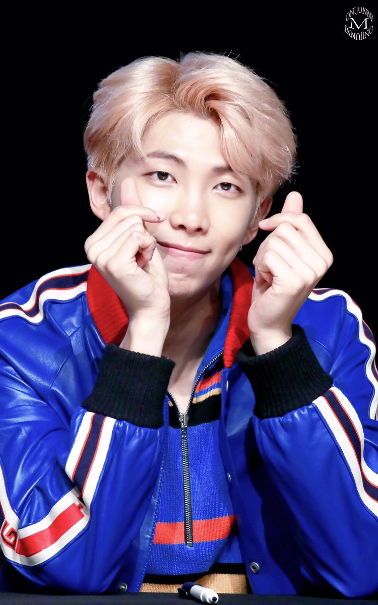 btsxpics's tweet photo. https://t.co/Ksxvy98EeW
