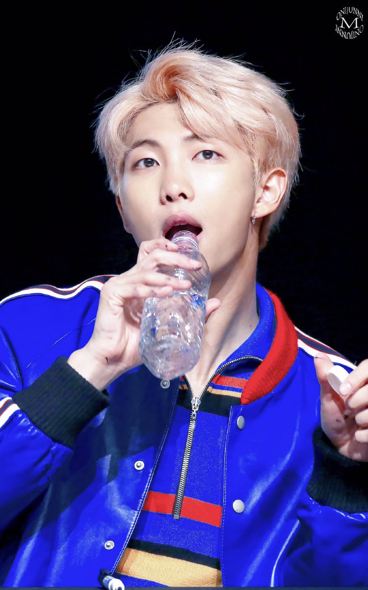 btsxpics's tweet photo. https://t.co/Ksxvy98EeW