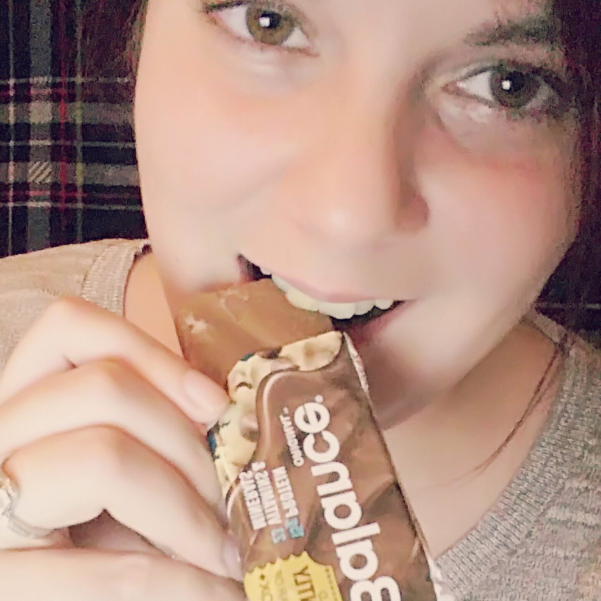 LadyBison21's tweet photo. GREAT BAR WITH SO MUCH PROTEIN!! #balancemoms #complimentary #contest #balanceVIP @influenster @balancebar https://t.co/YxGZ2eGtNf