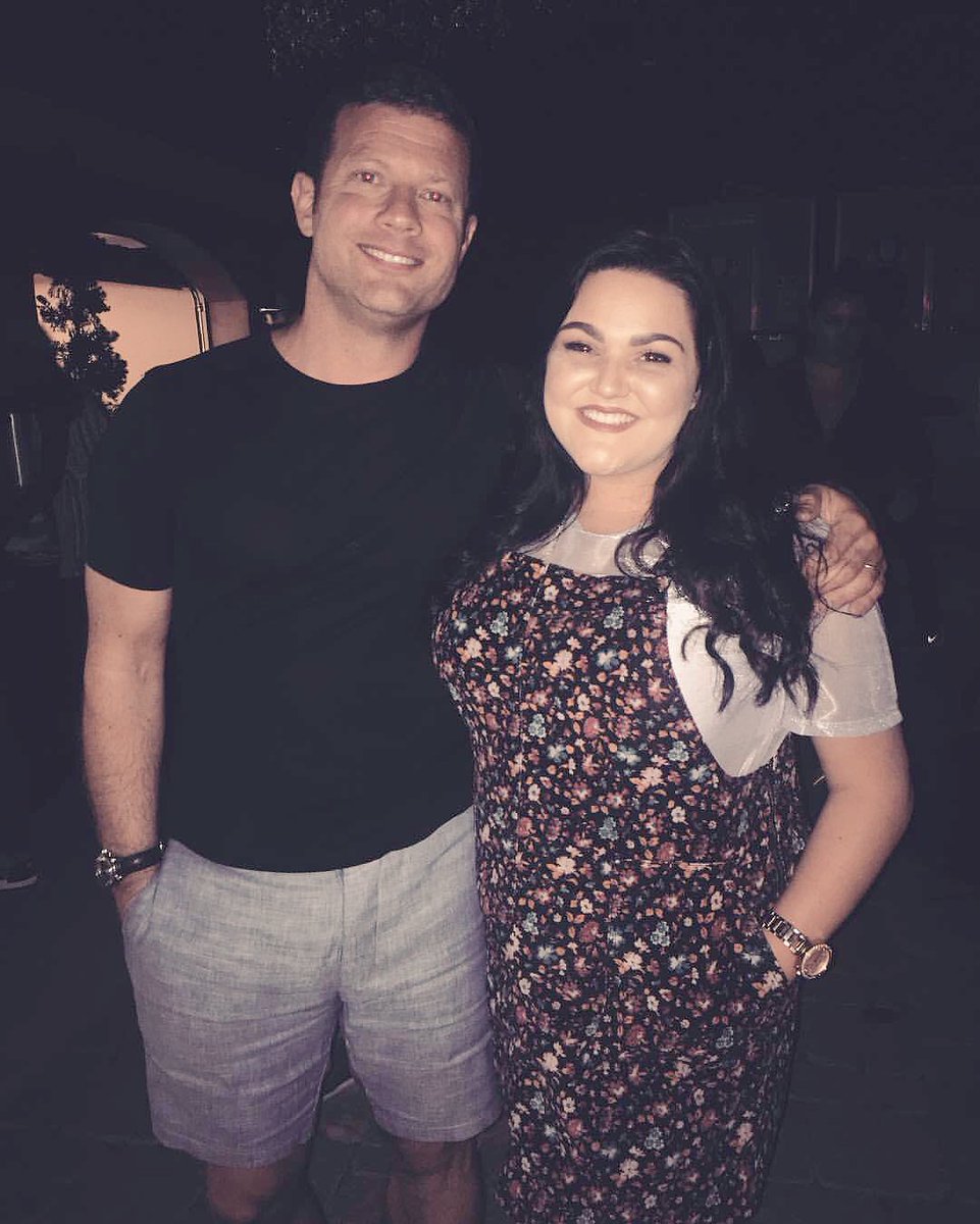 KaylMarie022's tweet photo. @radioleary 🤴🏽😗 #judgeshouse #xfactor2016 #SimonCowell #besttimes https://t.co/baYRQqUicu