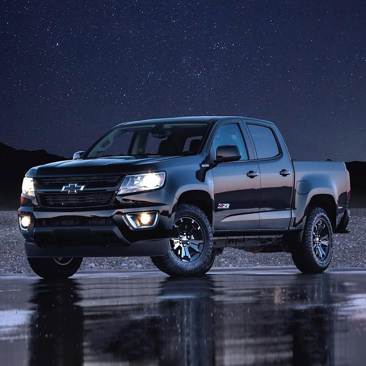 Don't be afraid of the darkness. Own it with the Chevy Colorado Z71 Midnight Edition.