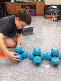 thewarriorgrid's tweet photo. Lower School Coding &amp; Robotics Rocks! #theWarriorGrid #GridLab #@LibertyArgyle #DashBots #NeverTooYoungToCode https://t.co/ssRe6yXzPv