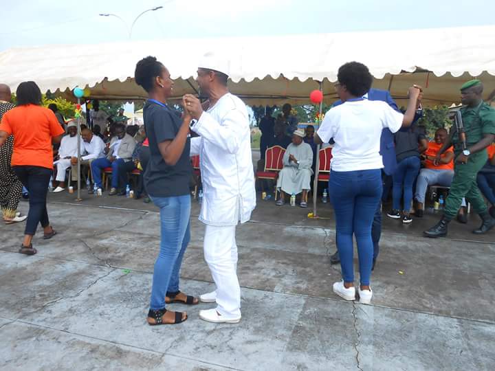 Fête de l'indépendance #Guinee59, le BEMBEYA a chanté, tout le monde a dansé. <a href="/bahoro09/">Amadou Tidiane BAH</a> <a href="/GouvGN/">Gouvernement GN</a> <a href="/diakatop10/">Diaka Camara</a> <a href="/Fatiiche/">Chérif Fatoumata ❤💛💚</a> <a href="/Cochranovich/">Bailo Telivel Diallo</a>