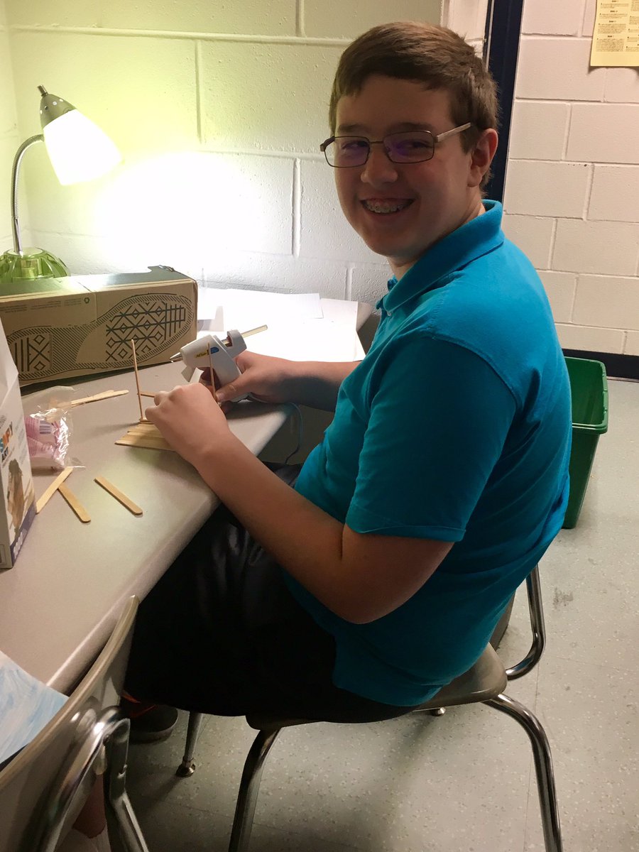 AdventurersCEMS's tweet photo. Students working on creating their Final Product for the Cultural Narratives Project! #CEMSBlazers https://t.co/chg4cpC7gw