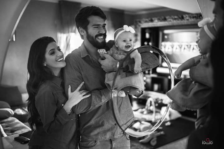 AlissonBeckerFC's tweet photo. FAMÍLIA LINDA E ABENÇOADA ❤

Ensaio com a Helena pela fotógrafa Katherine Kist via fb. https://t.co/LxjTg5GoGs