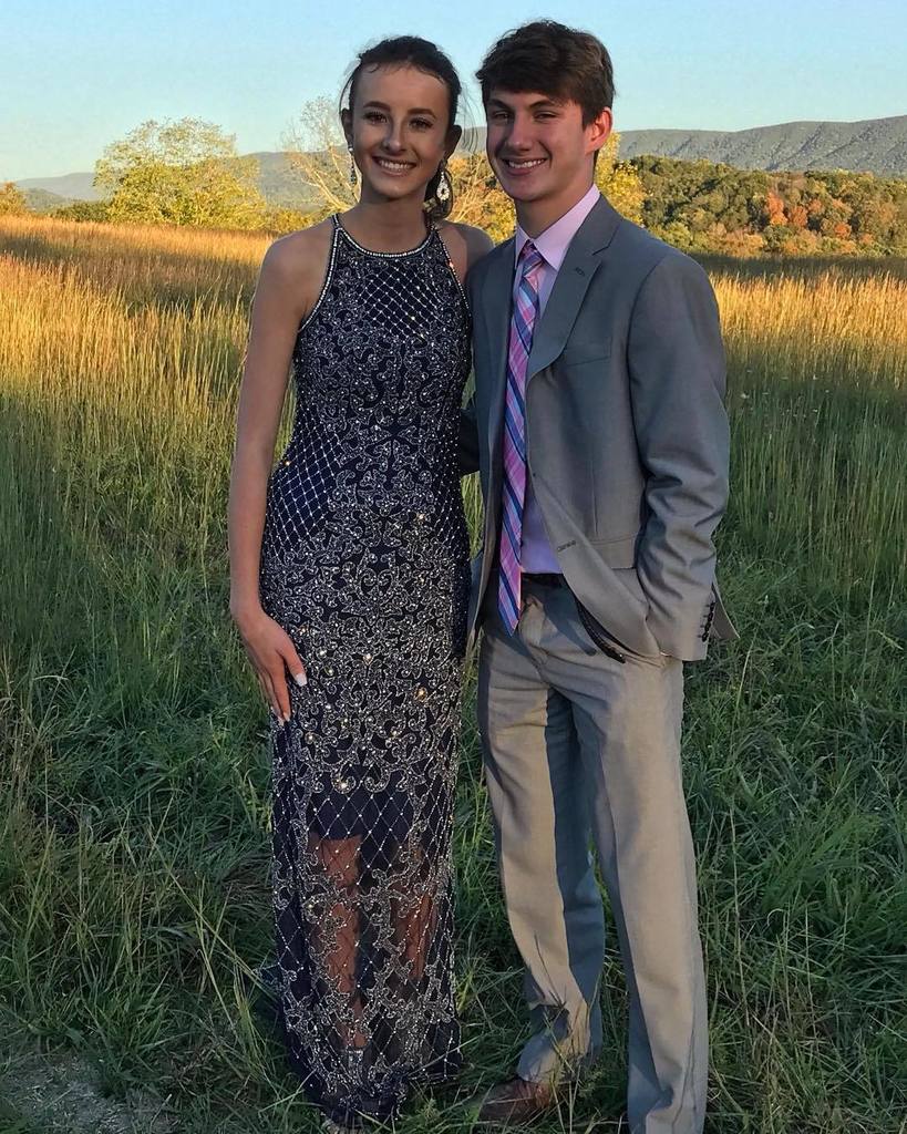 HenrisCloud9's tweet photo. Chloe looking absolutely stunning in her Sherri Hill gown from Henri's 😍 Hope you had a fabulous time at #Homecomi… https://t.co/SxpcJevpqB https://t.co/6tNvvBL5Ie