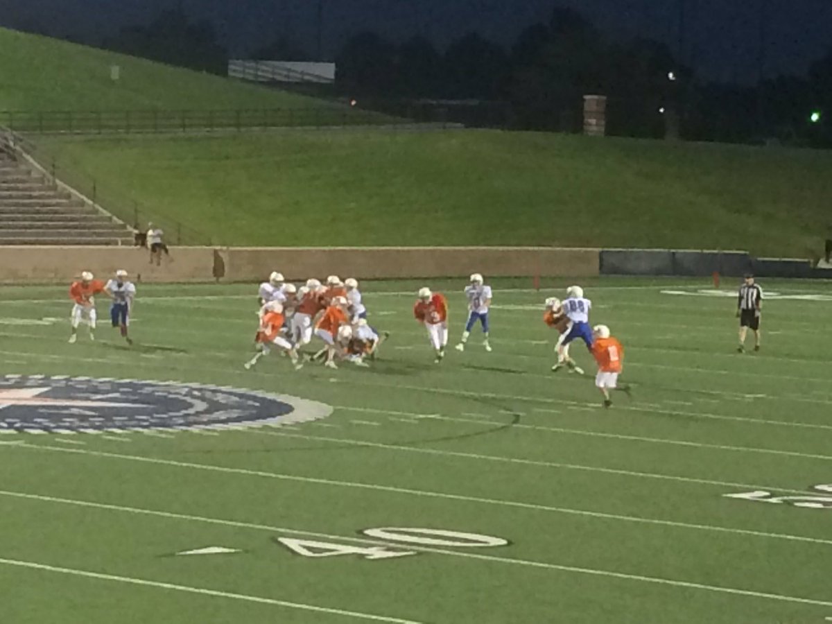 stevenmbarry91's tweet photo. Monday night lights! @SBMSBearPride #bearpride https://t.co/Ui0ZKBpKSF