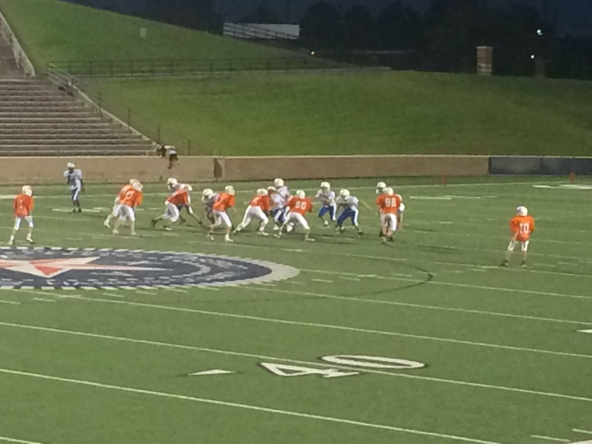 stevenmbarry91's tweet photo. Monday night lights! @SBMSBearPride #bearpride https://t.co/Ui0ZKBpKSF