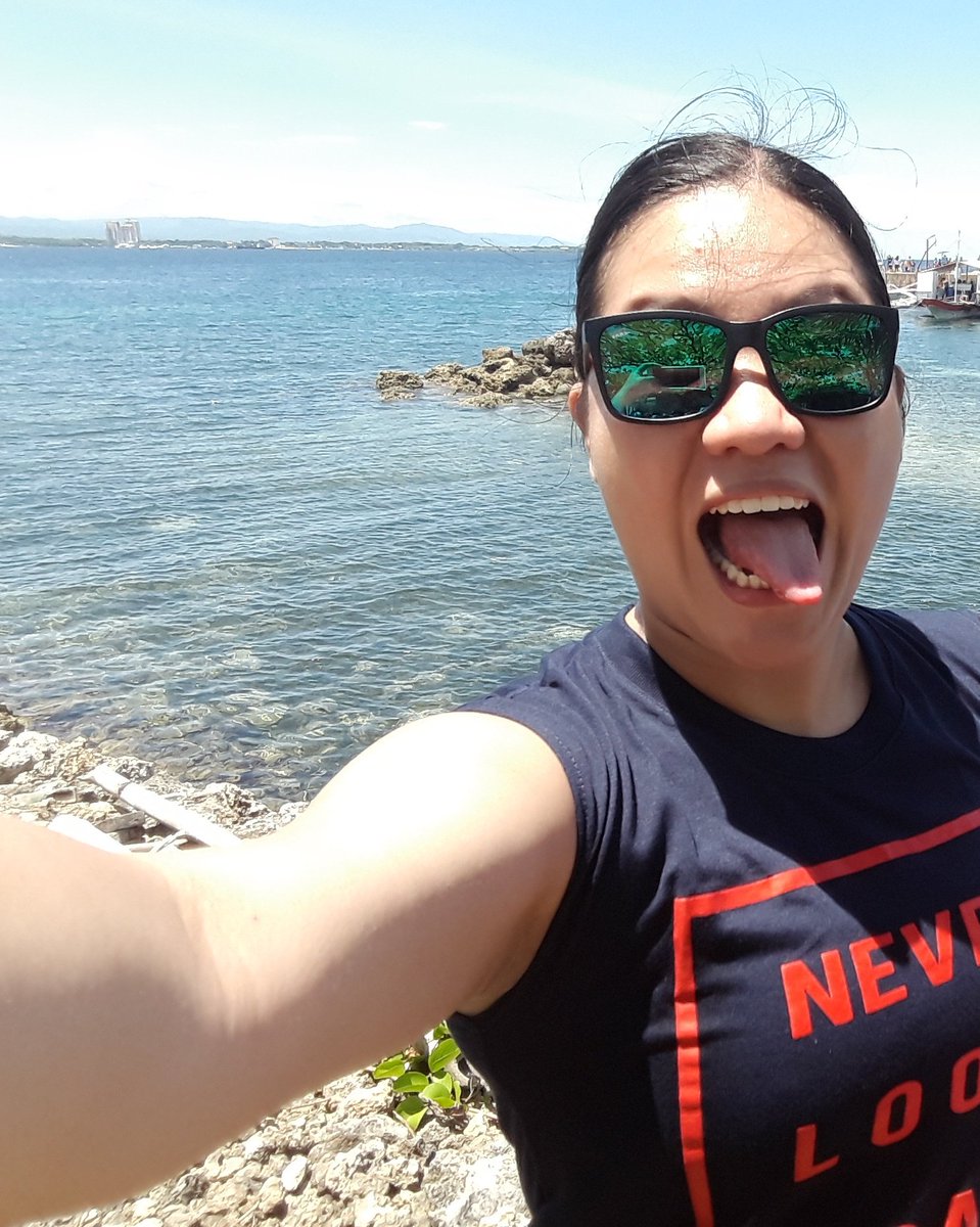 feng_423's tweet photo. *sees a new hashtag and jumps right on*
Really happy, goofy and #foshohomo 😋🙃🌈 get it 😉 https://t.co/c22O3SiYKL