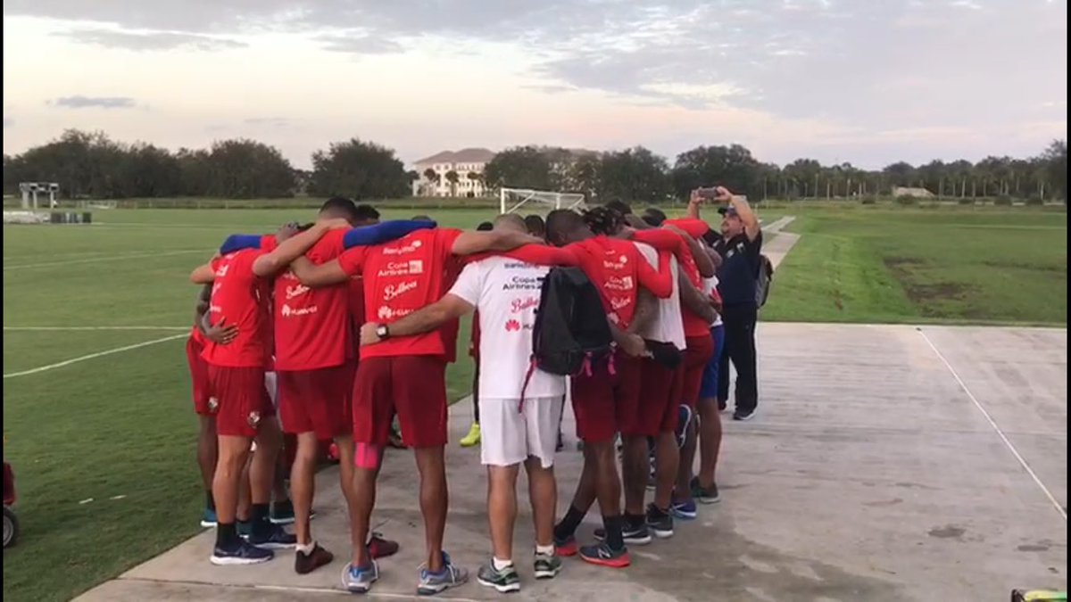NicoGonzalezRev's tweet photo. Un equipo, una familia, una nación. Con La Roja, ayer, hoy y siempre!!! https://t.co/DhXrMZ5H4a