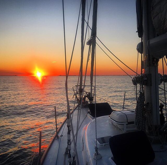 westmarine's tweet image. When you time your arrival just right... 😍🌅⛵️
Stunning Pic | @momentsailing
#sailing #fallboating