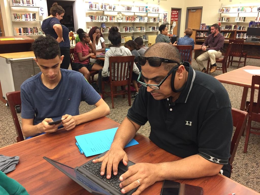 AspasiaAngelou's tweet photo. Great turnout 4 JM's @OKCPSGEARUP first 2017-18 FAFSA night! More 2 come! #JMCollegeBound @jmbearsokc @soupteacher @OKCPS @WmStubbs https://t.co/rSQcYC2jTK