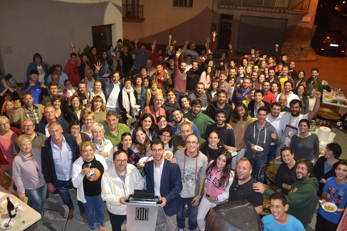 ANC_Codines's tweet photo. La gent de Sant Feliu de Codines els hi hem tornat a Fonollosa la urna que els van prendre. Ens han atacat allà on som més forts. GRÀCIES! https://t.co/QnD0TOVvVc