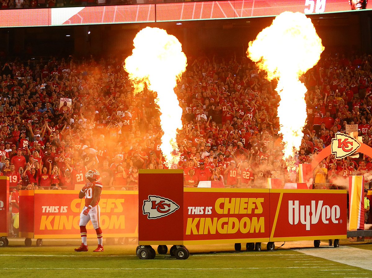 Chiefs's tweet photo. 🔥    🔥
🔥    🔥
🔥    🔥
🔥50🔥 https://t.co/88NHQhoD8j
