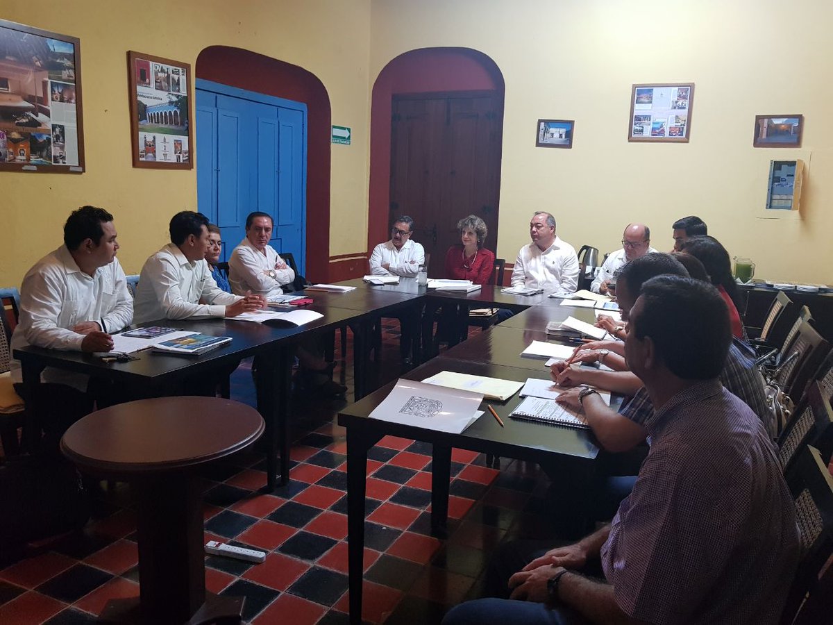 SaludCampeche's tweet photo. Participa Dr Arceo Ortiz, en reunión de trabajo con @UACamRector y Dra Lourdes Dieck, para presentación de proyectos específicos. https://t.co/d6ds1kQerE