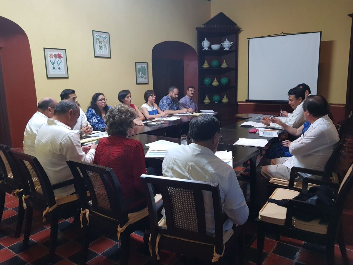 SaludCampeche's tweet photo. Participa Dr Arceo Ortiz, en reunión de trabajo con @UACamRector y Dra Lourdes Dieck, para presentación de proyectos específicos. https://t.co/d6ds1kQerE