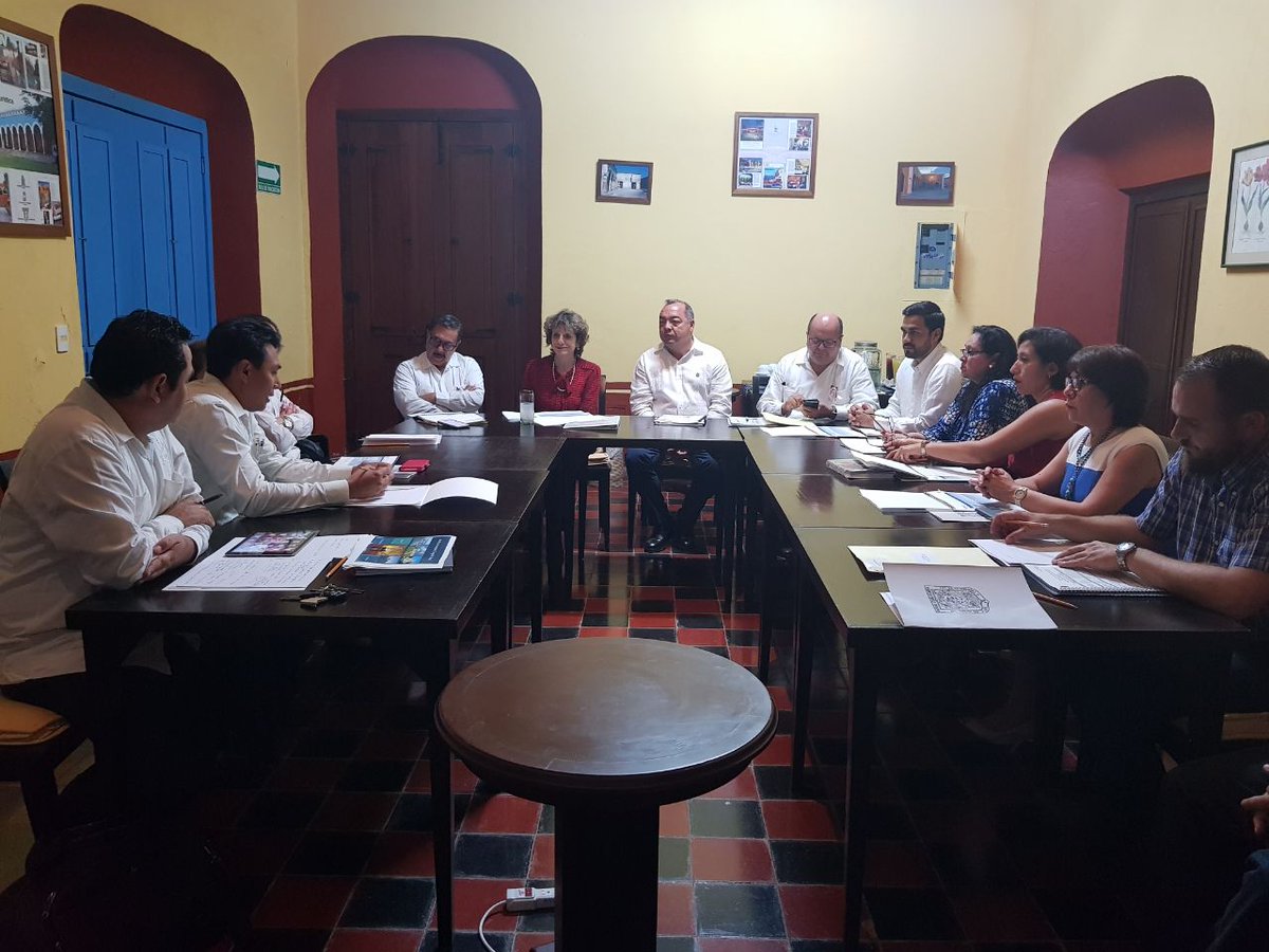 SaludCampeche's tweet photo. Participa Dr Arceo Ortiz, en reunión de trabajo con @UACamRector y Dra Lourdes Dieck, para presentación de proyectos específicos. https://t.co/d6ds1kQerE