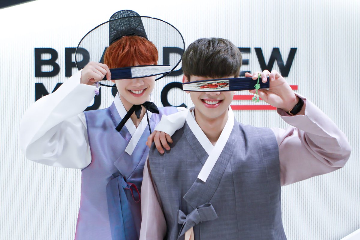 bnmboysofficial's tweet photo. [#MXM/PHOTO] 

 I'M THE ONE 100만뷰 기념🎉&amp; 한가위 대명절🌕기념 
 🌺꽃도령들이 추는 I'M THE ONE❣ 
 COMING SOON! 

 #브랜뉴뮤직 #브랜뉴보이즈 #임영민 #김동현 #IMTHEONE https://t.co/jXpt2kdRYX